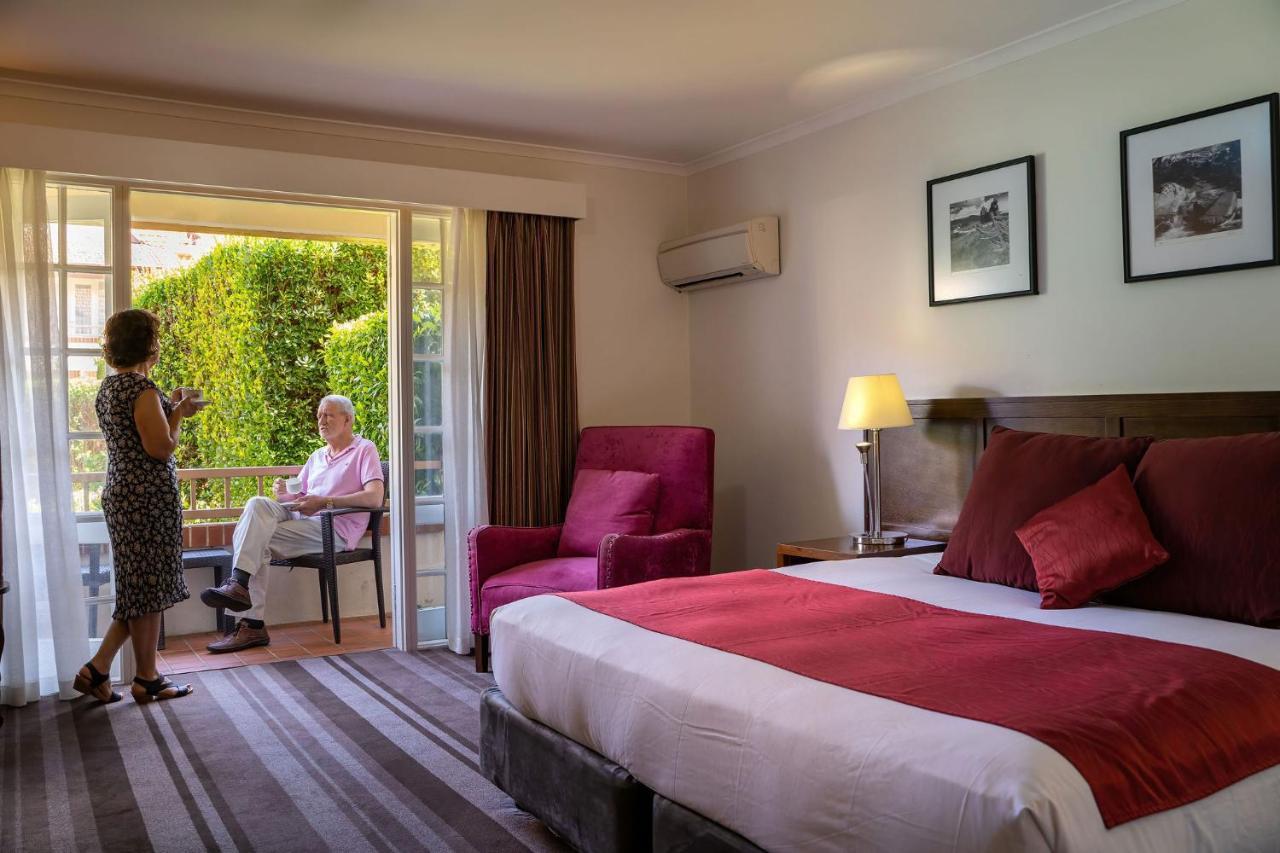 Mercure Canberra Exterior photo